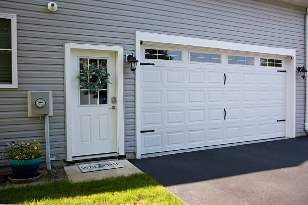 24/7 Emergency Garage Door Panel Replacement experts in Gearhart, OR
